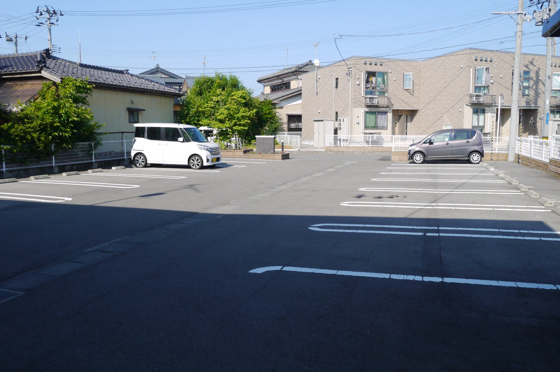 コンフォルト 103 駐車場