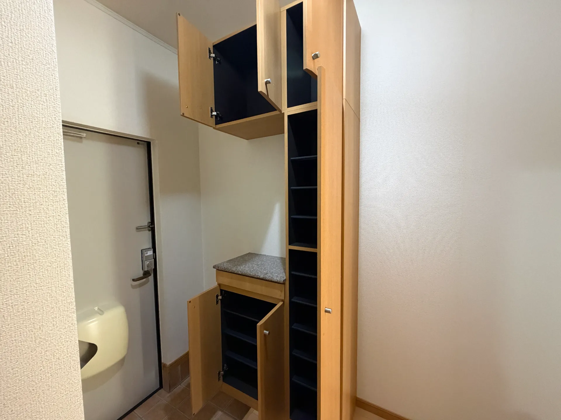 リバーサイド　ダンデライオンＢ 103 収納