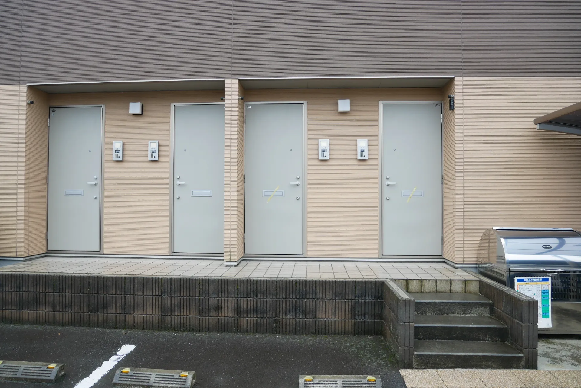 ステューディオ ウィロー 102 玄関