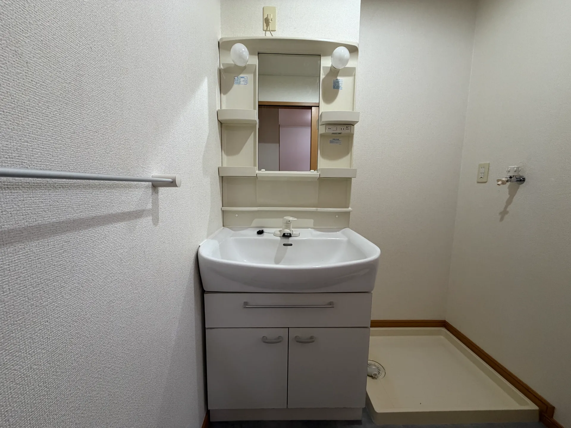 リバーサイド ダンデライオンB 103 洗面所