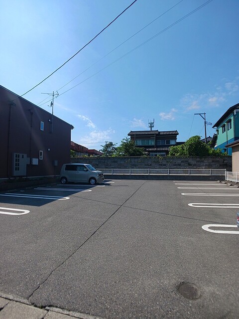 メイプル ヴィラ 201 駐車場