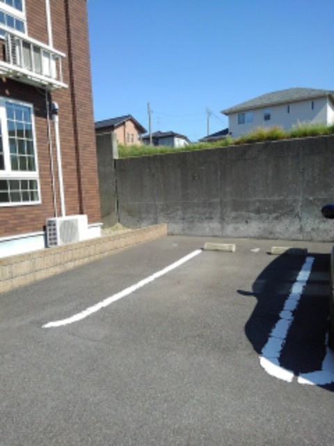 カルム メゾン 202 駐車場