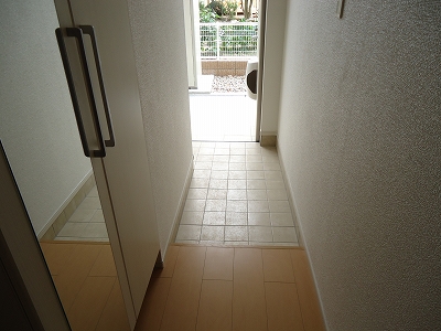 コンフォルト 103 玄関