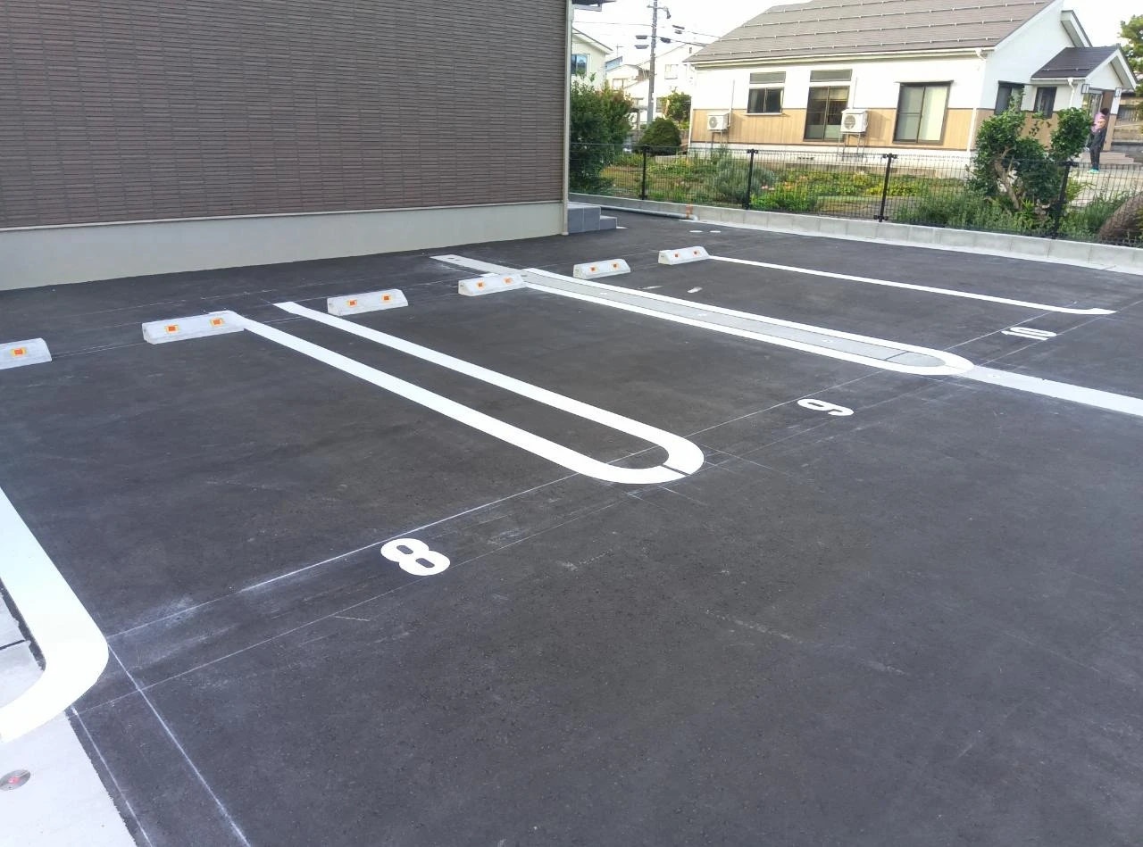 ベルリード緑町 202 駐車場