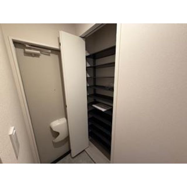 ベルリード緑町 102 玄関