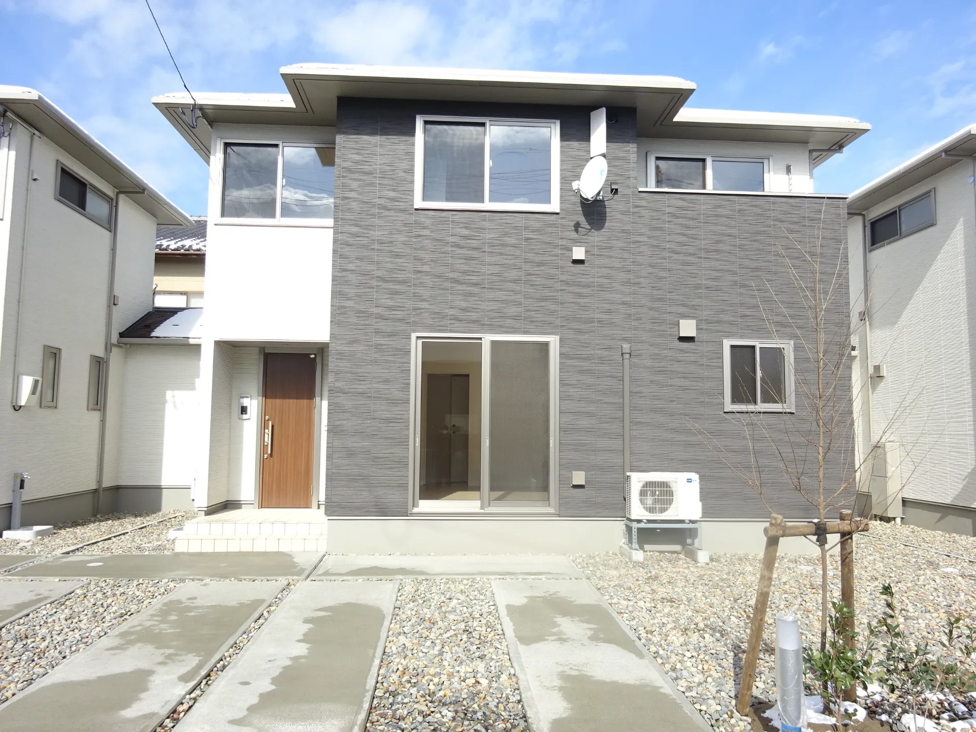 坂井東6丁目貸家