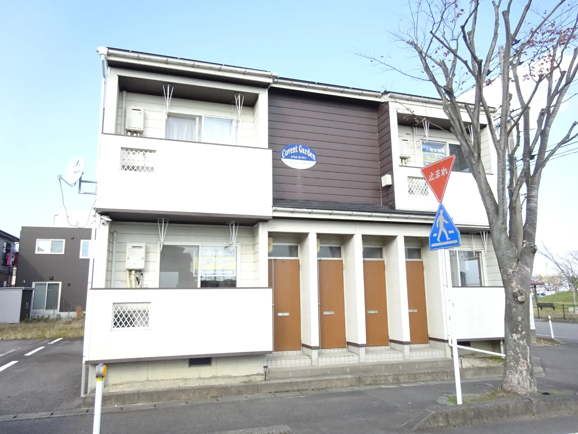 コベントガーデン C 玄関