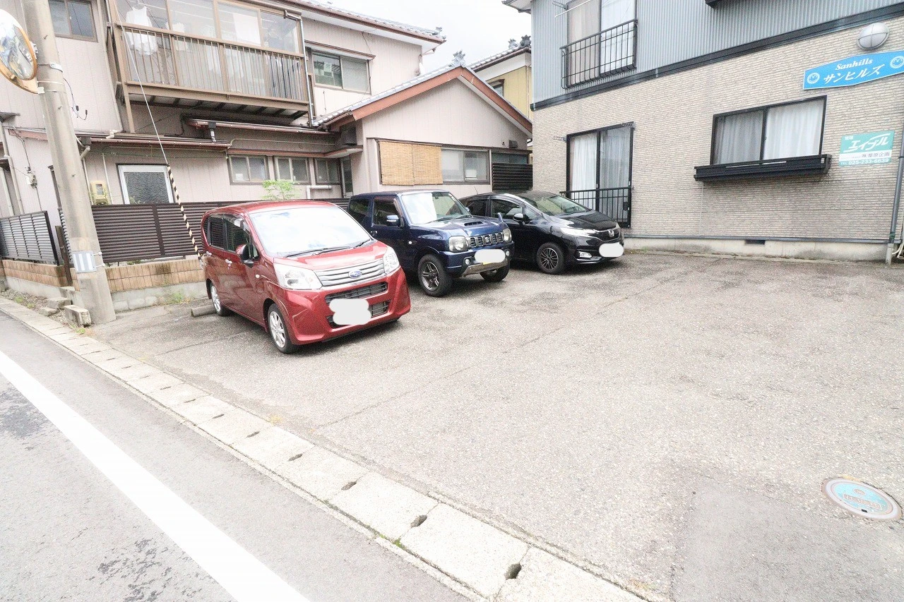 サンヒルズ 104 駐車場
