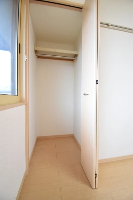 グリーンパーク Ａ/Ｂ/Ｃ/Ｄ/Ｅ E203 収納