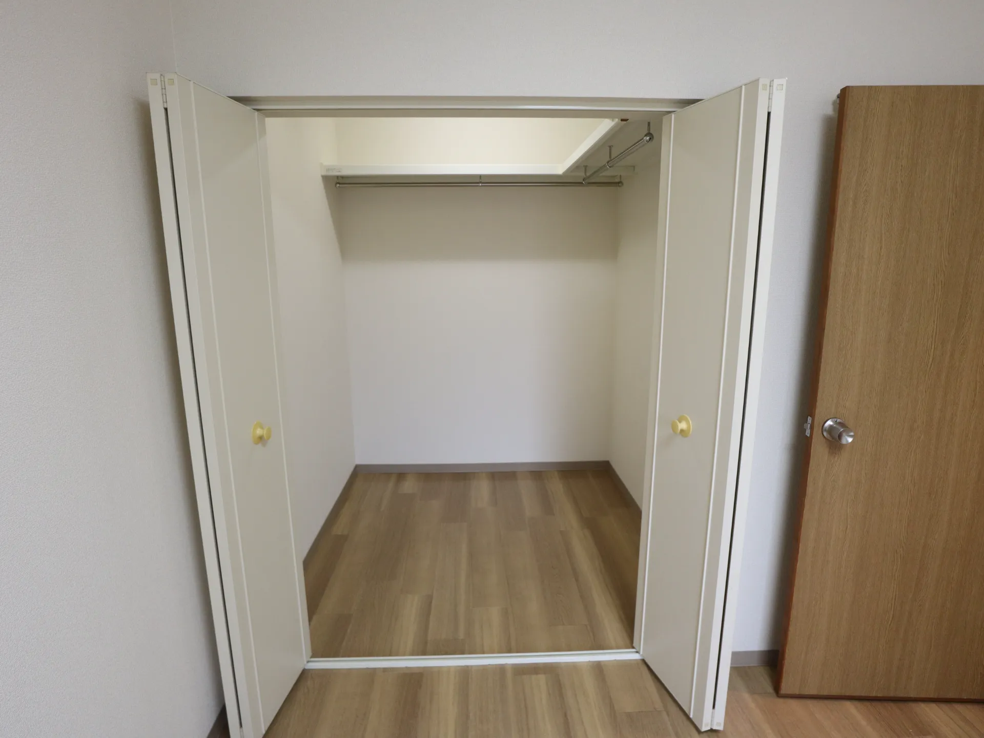 グランデ住吉A 205 収納
