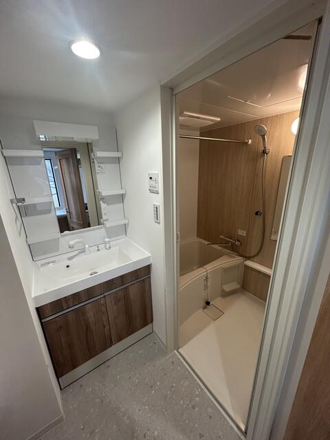 シャワールーム