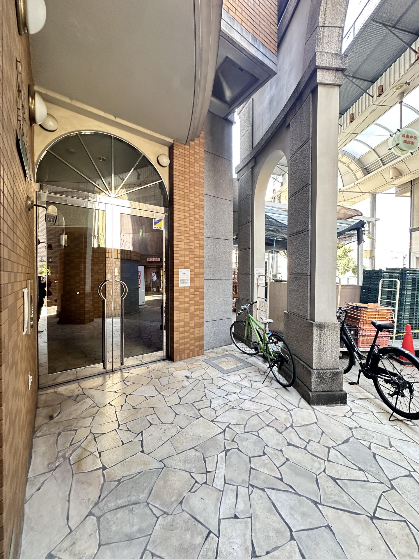 建物エントランス