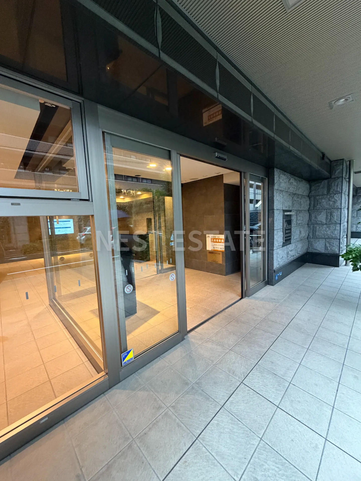 建物エントランス