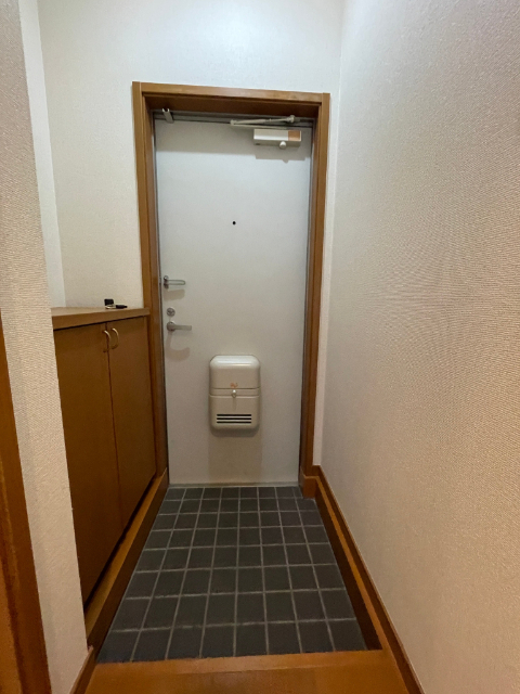 モントレーメゾン 0202 玄関