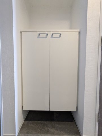 アルティザ江坂 0704 収納