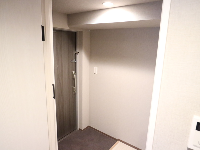 M：COURT新町 401 玄関