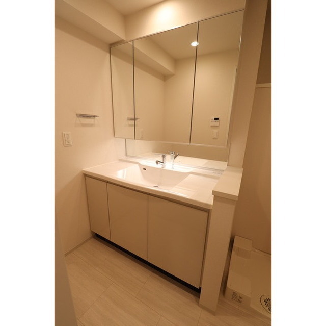 OPUS RESIDENCE SHINSAIBASHI SOUTH 1204 洗面所