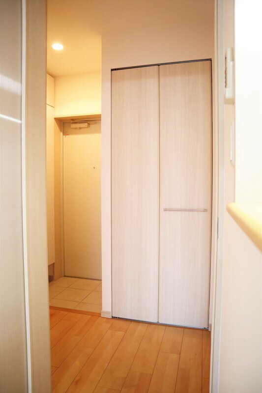 クレグラン北梅田 306 収納