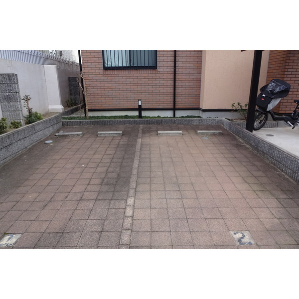 モントレーメゾン 0202 駐車場