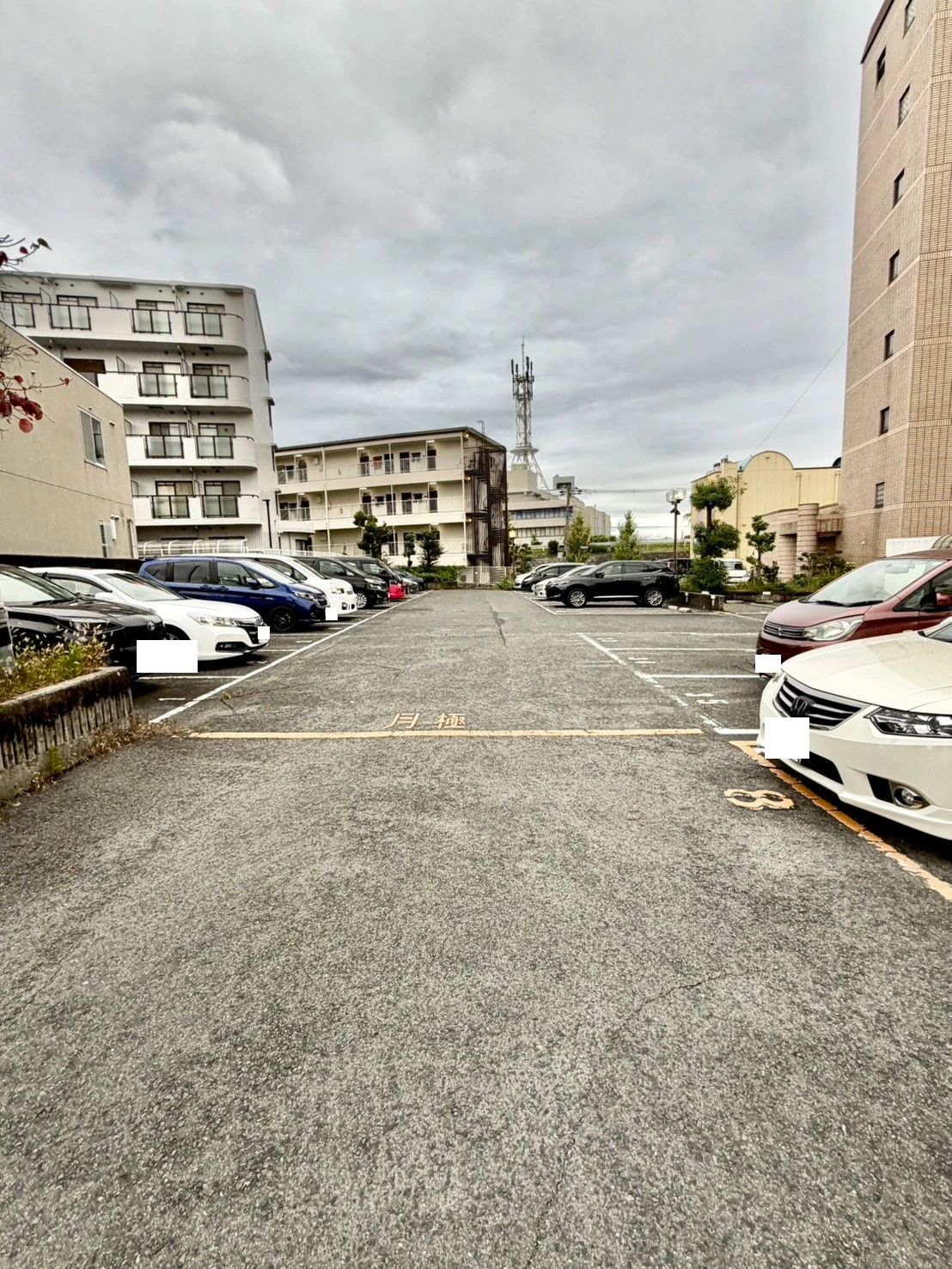 メドウラーク 203 駐車場