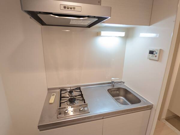 クレビオス難波ＥＡＳＴ 702 キッチン