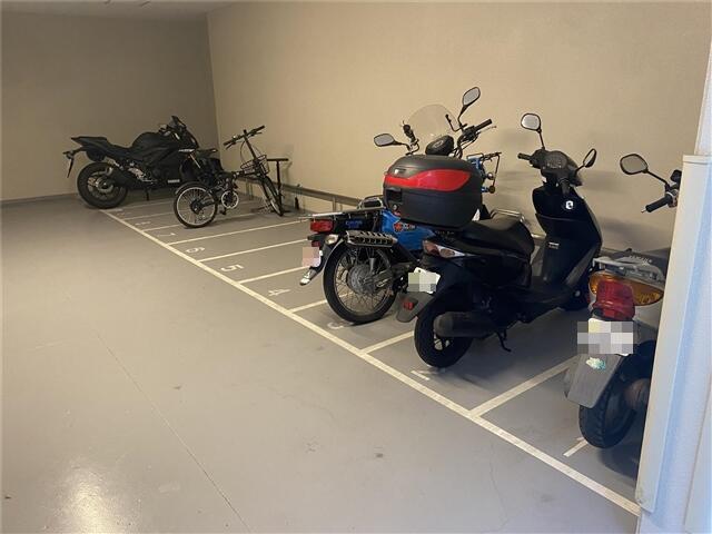 Ｓ－ＲＥＳＩＤＥＮＣＥ江坂Ｅｍｉｎｅｎｃｅ 1209 駐車場