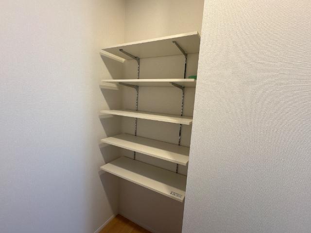 ペルシュワール 203 収納