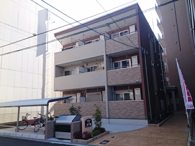 オズ 302 外観