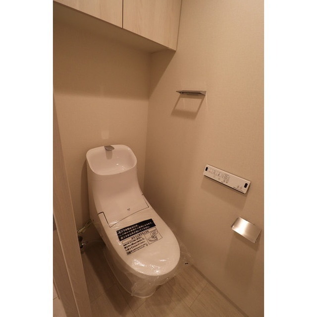 OPUS RESIDENCE SHINSAIBASHI SOUTH 1204 トイレ