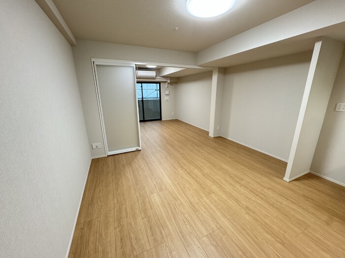 グランセジュール大国町 615 リビング