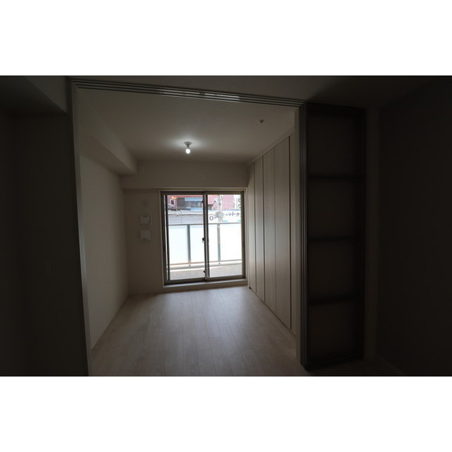 OPUS RESIDENCE SHINSAIBASHI SOUTH 0206 リビング