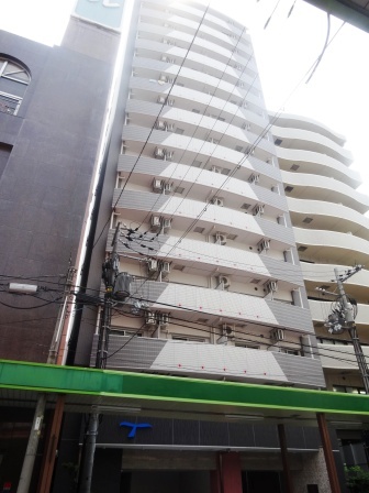 ラシュレエグゼ本町 704 外観