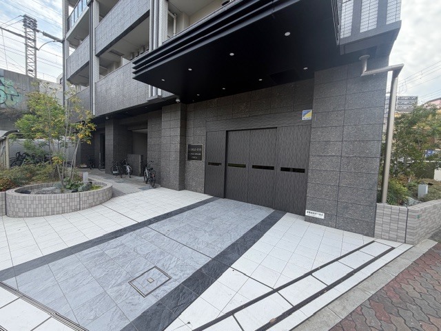 ワールドアイ難波南PORTA 1101 玄関