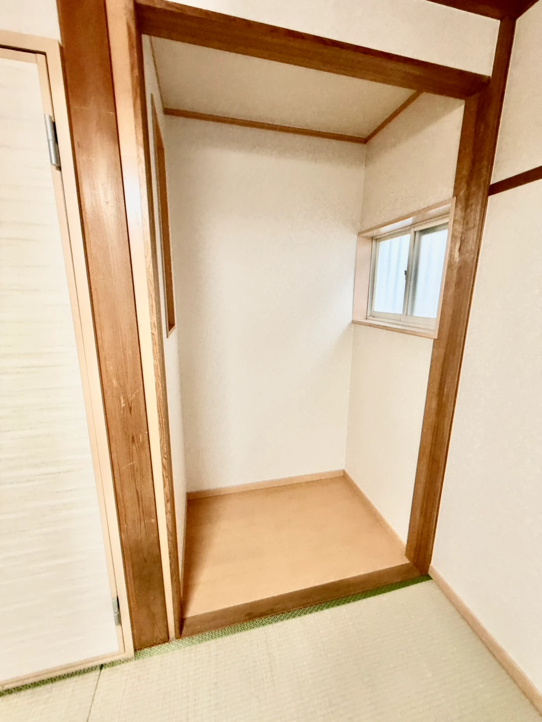 大島町1丁目貸家 0 収納