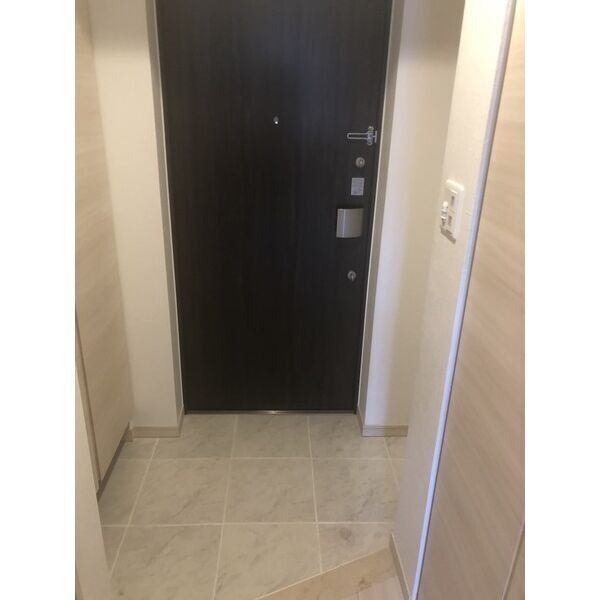 グランカーサ難波元町 906 玄関