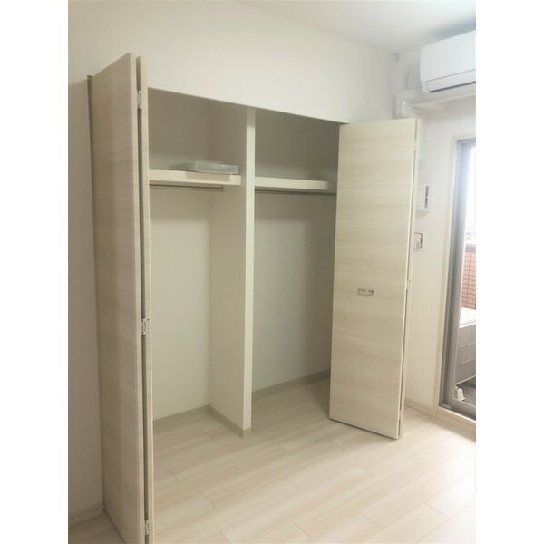 グランカーサ難波元町 906 収納