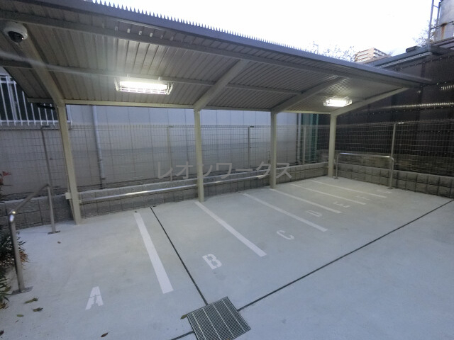 ララプレイス四天王寺前夕陽ヶ丘プルミエ 307 駐車場