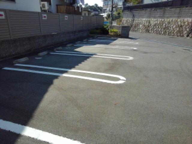 エアリーベル 103 駐車場