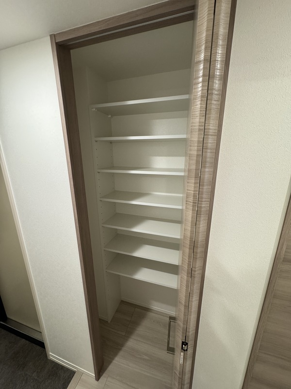 ルミナテラス上町台 401 収納