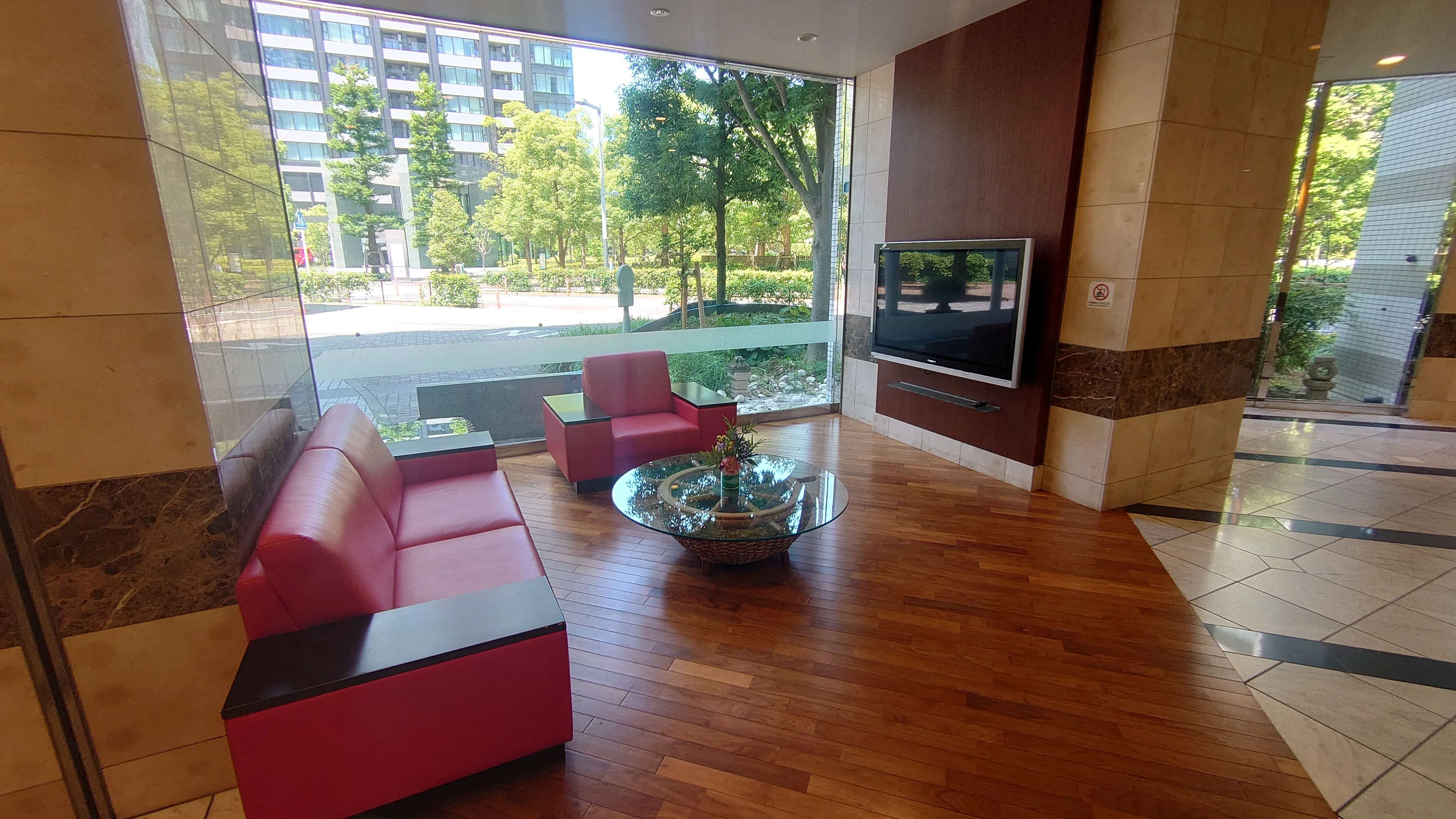 建物エントランス