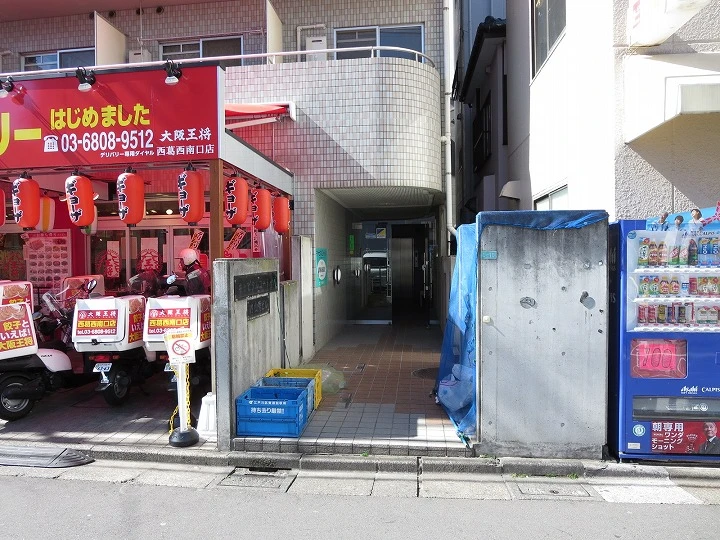 建物エントランス