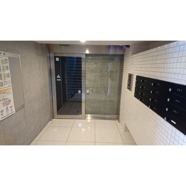 建物エントランス
