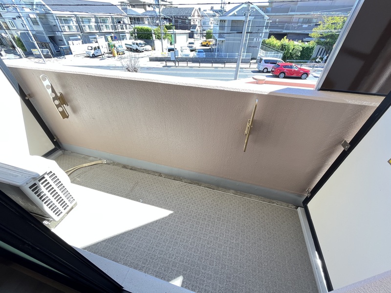 Avenue 203 バルコニー