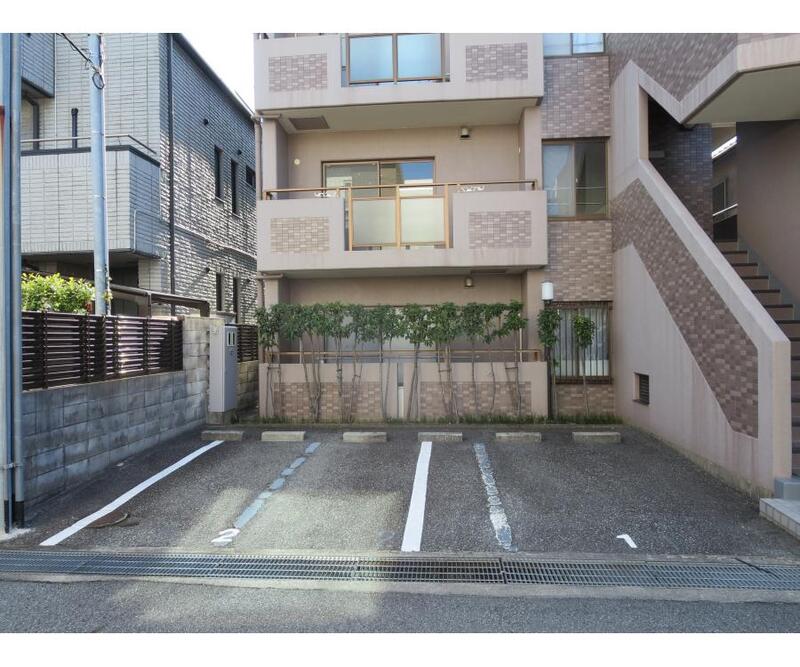 サクシード甲子園 101 駐車場