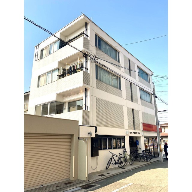 ライフポケット甲子園 202 玄関