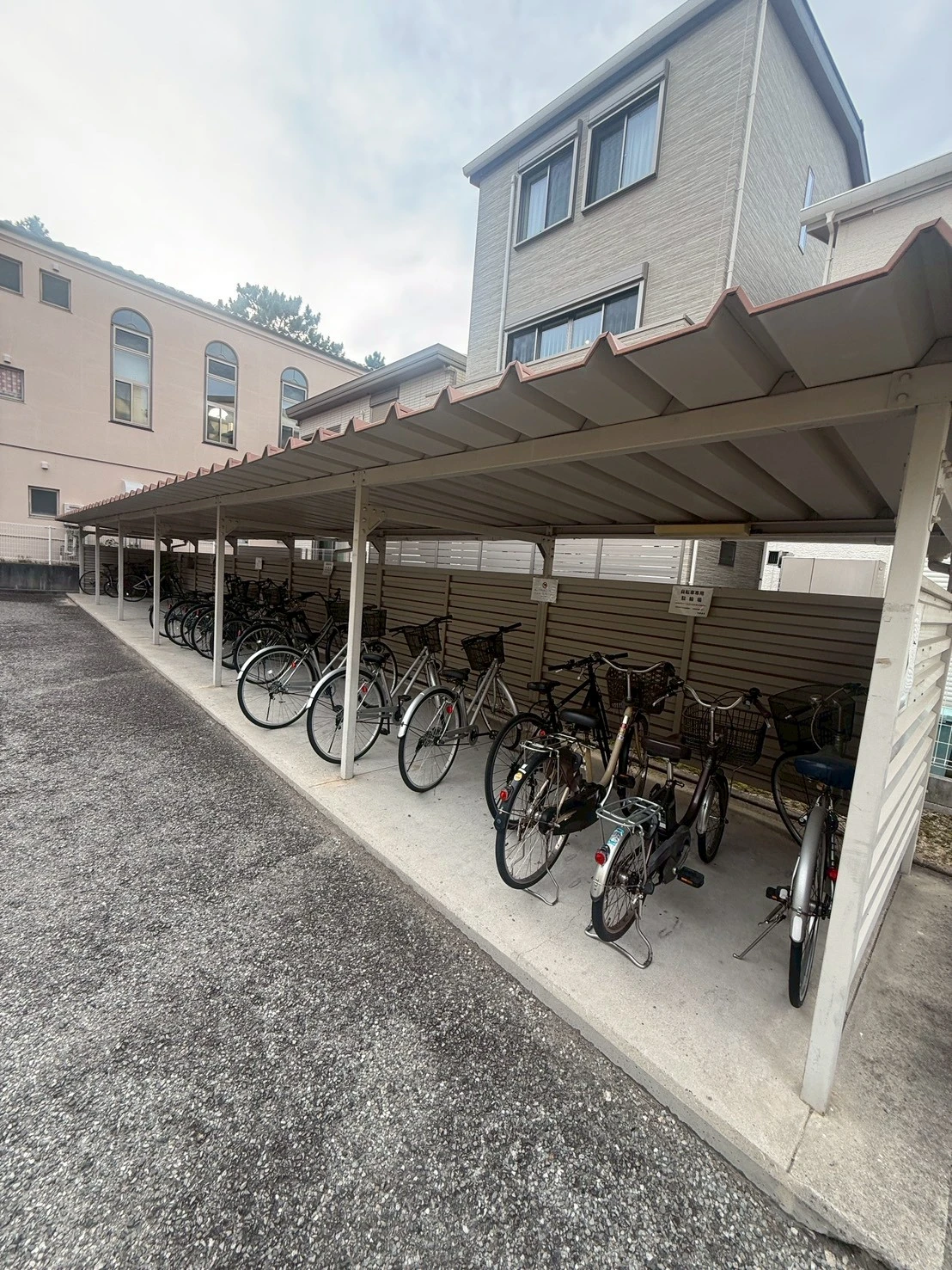 エルマーナ香枦園 0414 駐車場
