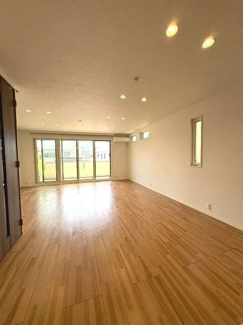 甲子園一番町戸建 0 リビング