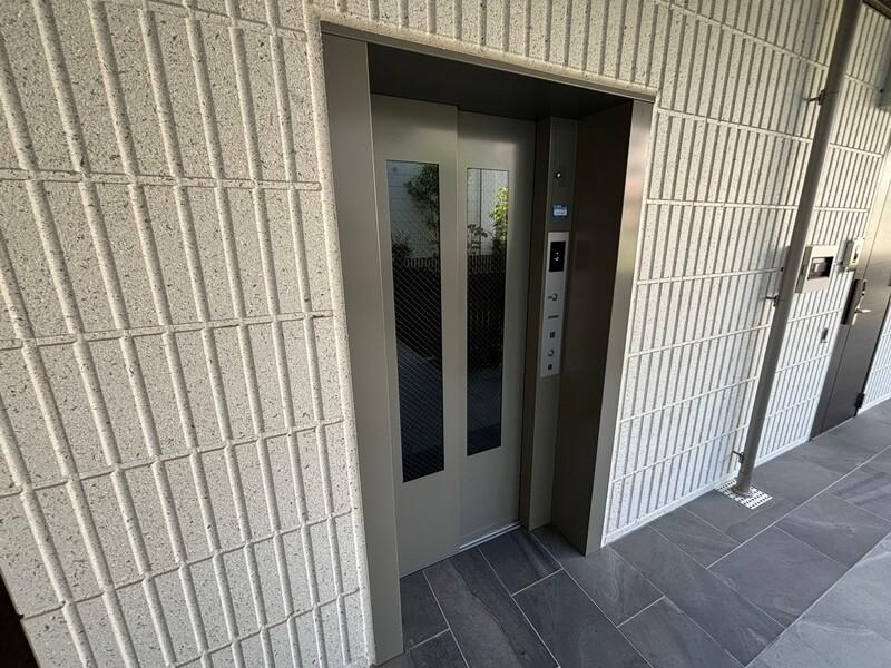 ＨＥＢＥＬ　ＧＡＲＤＥＮ　松山町 102 玄関