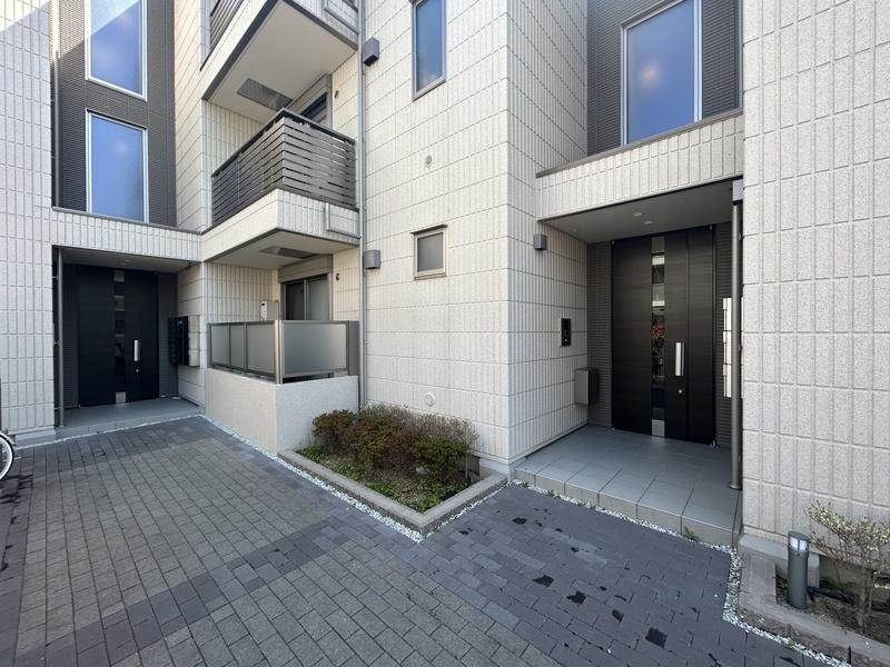 リュネ甲子園 107 玄関