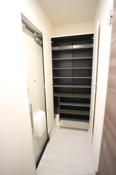 D-room WEST PARK 西宮北口 305 玄関